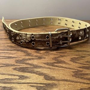 Real tree camouflage belt